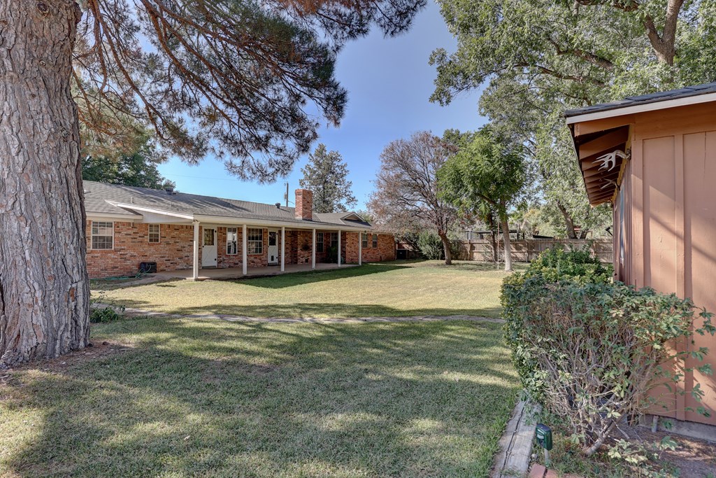 209 E Marfa Ave Property Photo 25