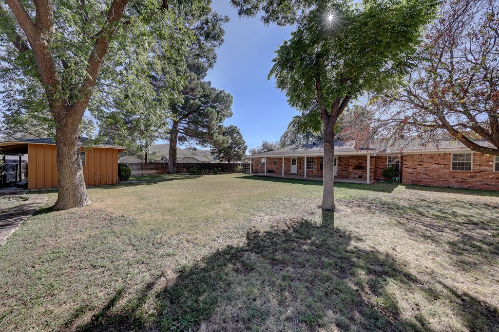 209 E Marfa Ave Property Photo 28