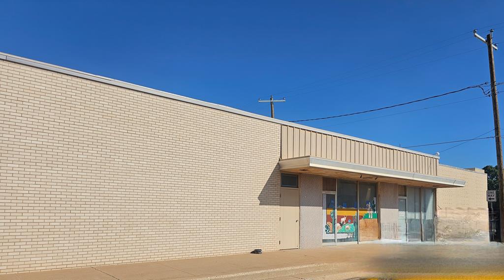 103-105 Ne Logsdon Property Photo 1