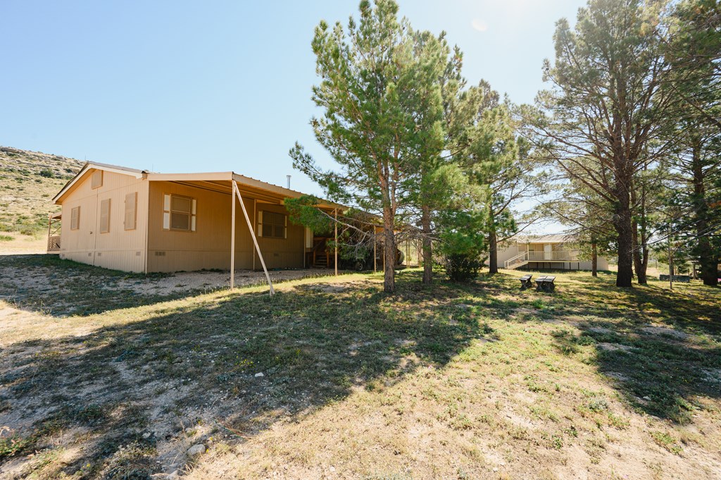 000 2400 Property Photo 29