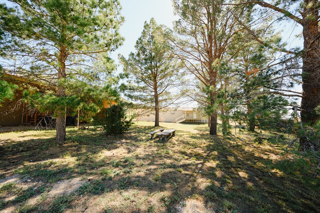000 2400 Property Photo 30