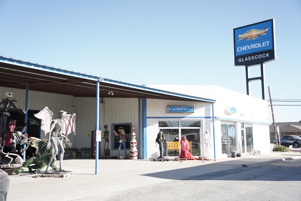 300 N Main Property Photo 1