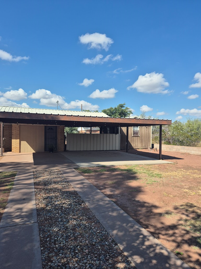 1003 Austin Property Photo 4