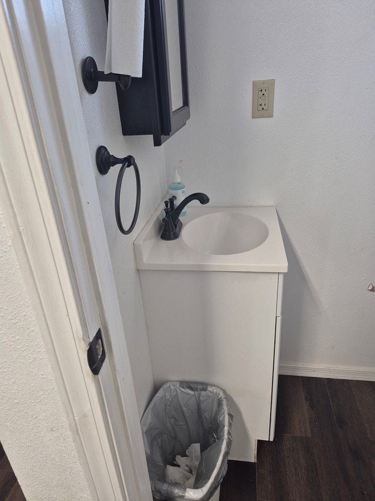 1003 Austin Property Photo 14