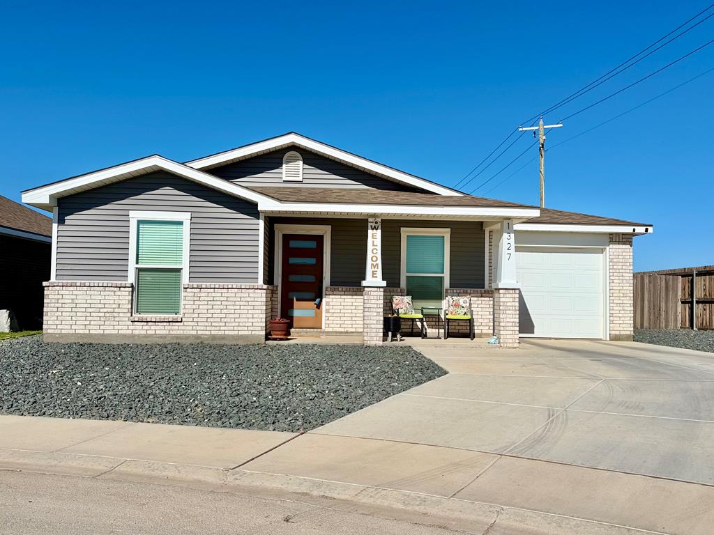 1327 Lantana Ct Property Photo 1