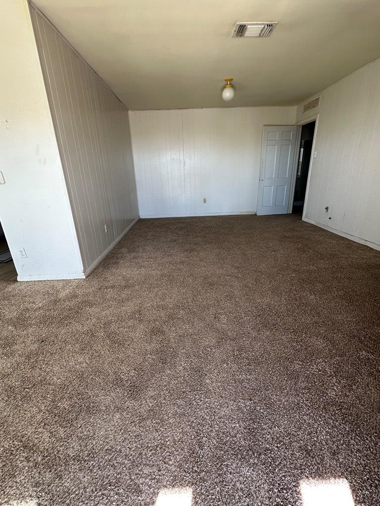 1600 Crenshaw Property Photo 3