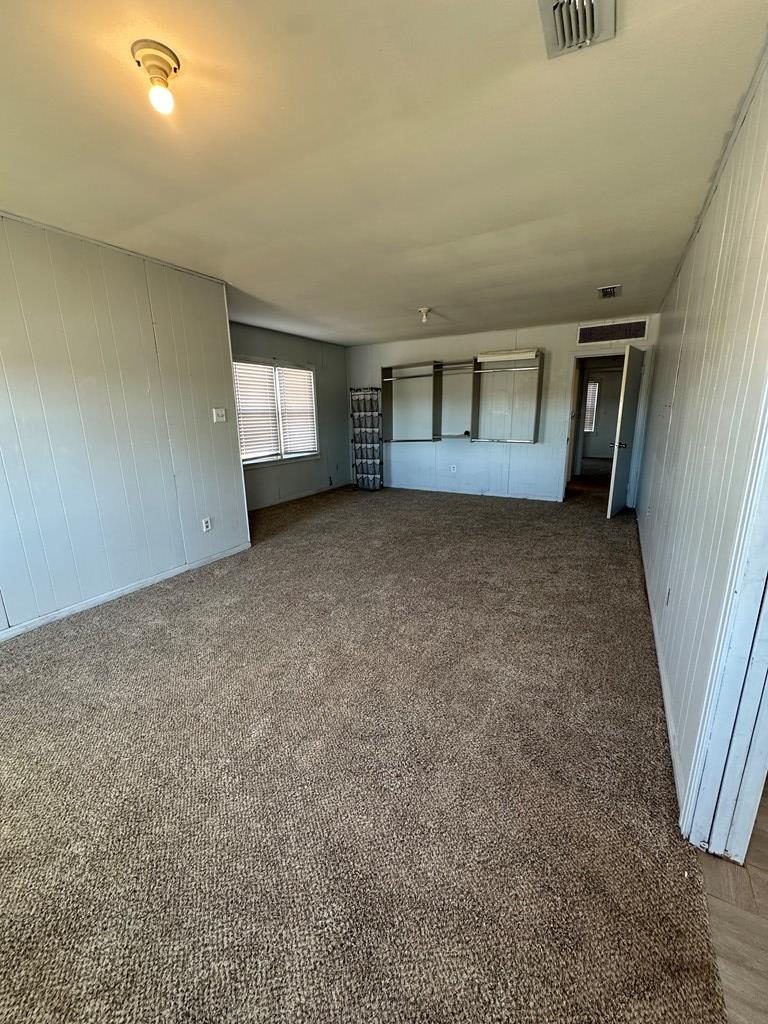 1600 Crenshaw Property Photo 7