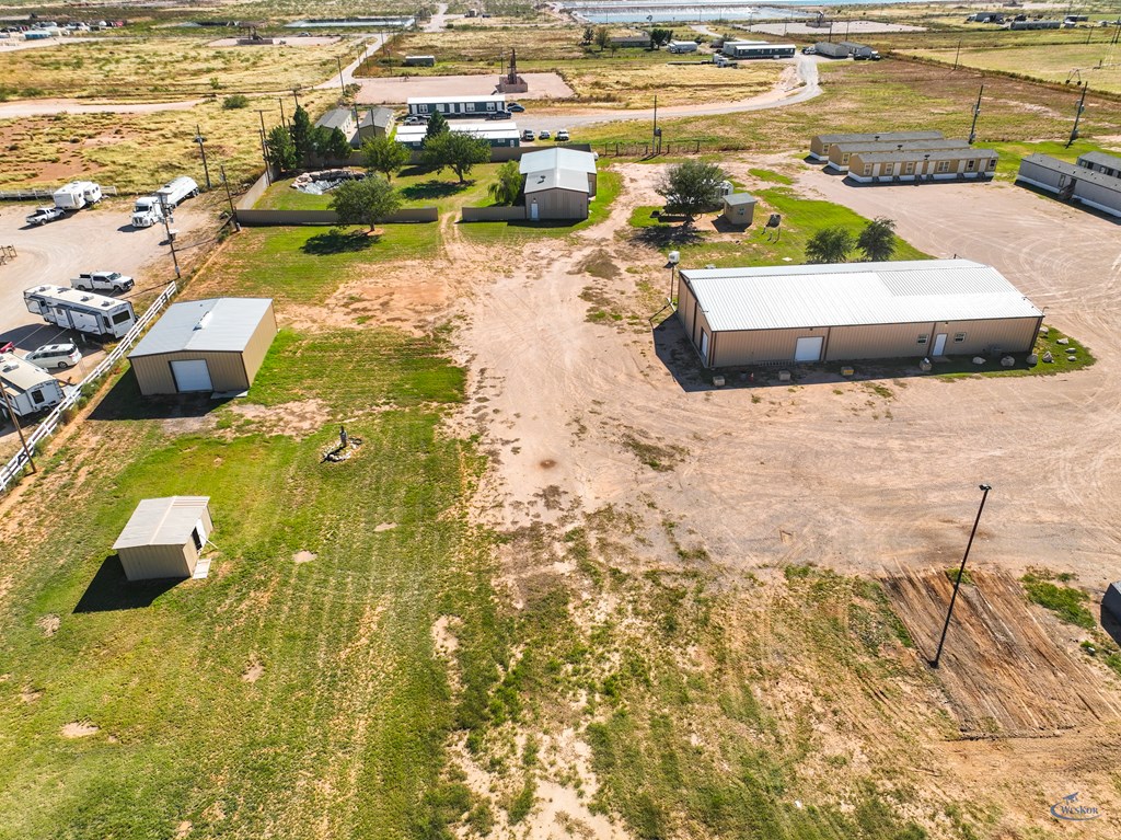 9130 E Goldenrod Dr Property Photo 3