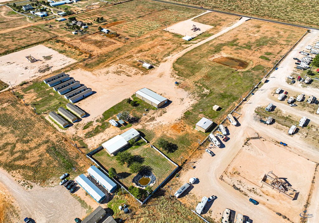 9130 E Goldenrod Dr Property Photo 8