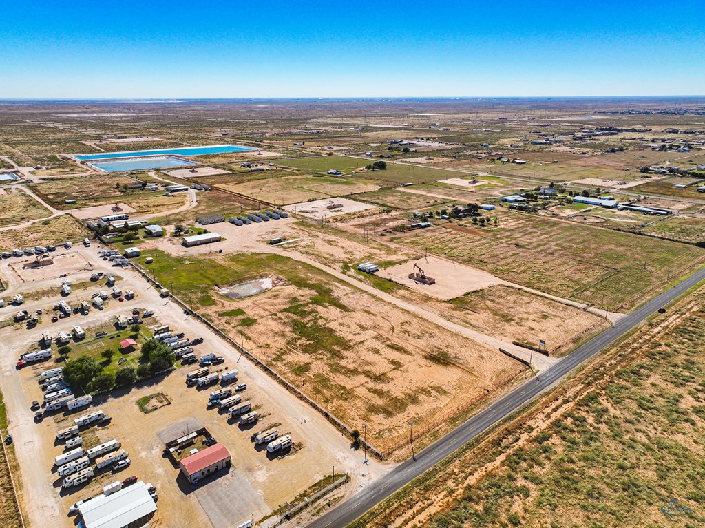 9130 E Goldenrod Dr Property Photo 10