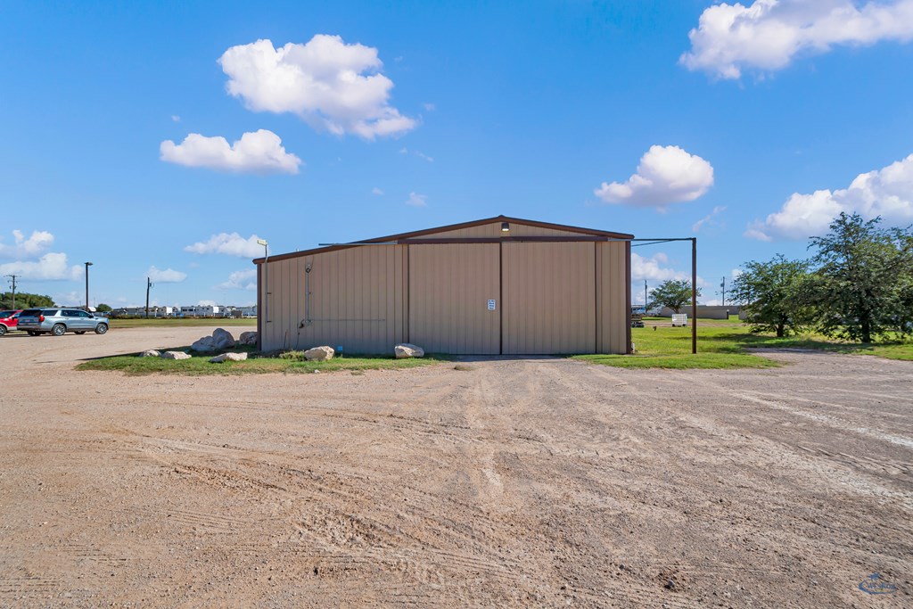 9130 E Goldenrod Dr Property Photo 21