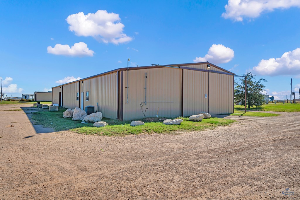 9130 E Goldenrod Dr Property Photo 22