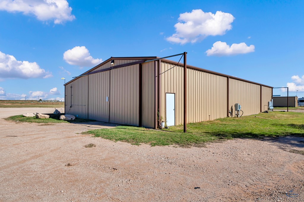 9130 E Goldenrod Dr Property Photo 23