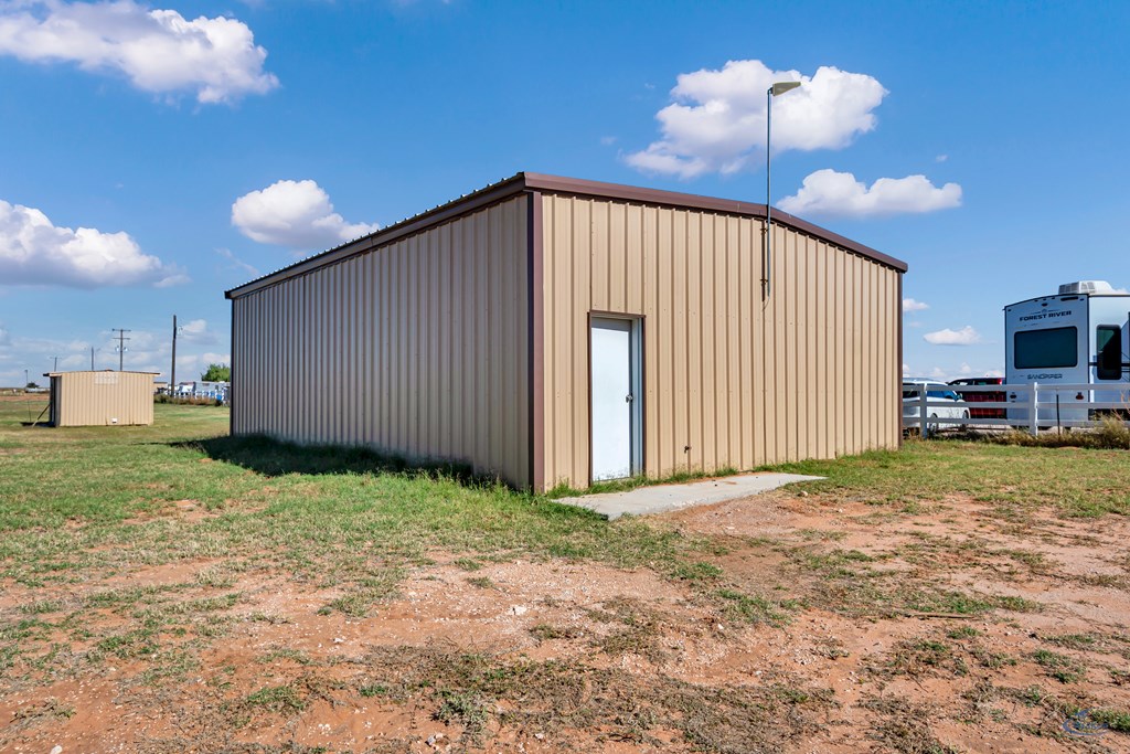 9130 E Goldenrod Dr Property Photo 24