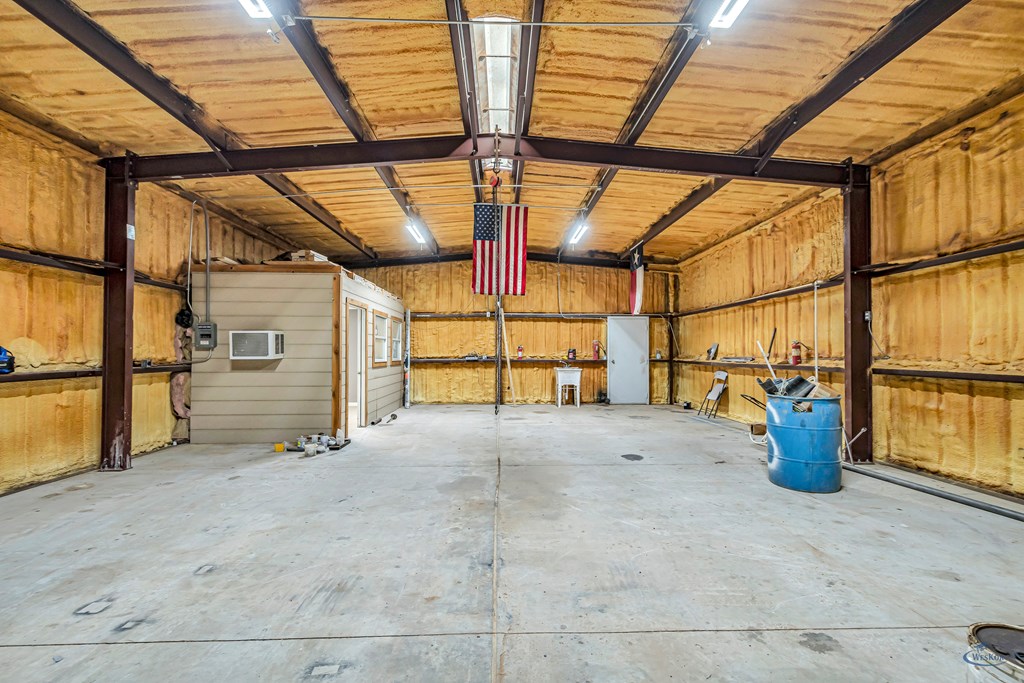 9130 E Goldenrod Dr Property Photo 26