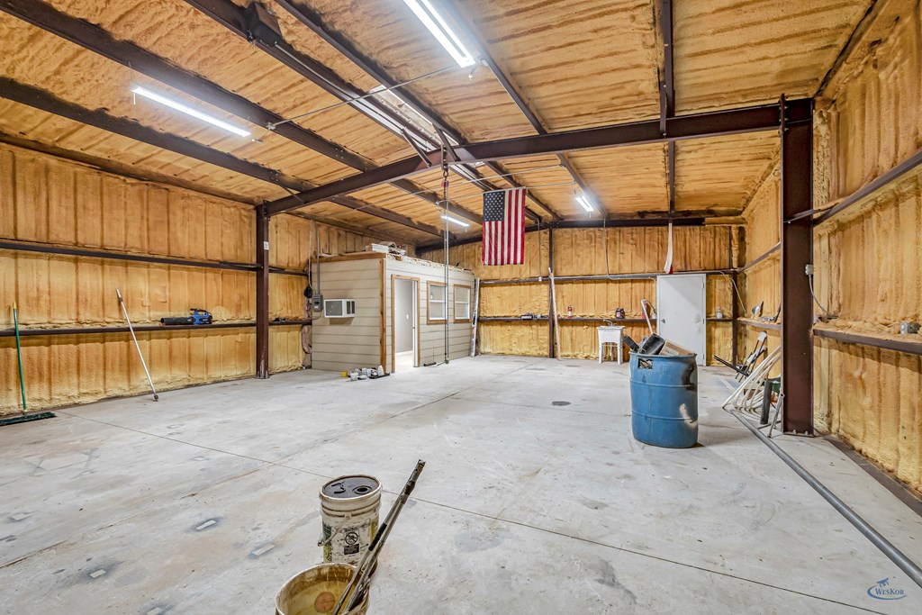 9130 E Goldenrod Dr Property Photo 27