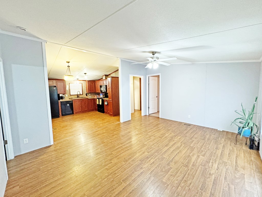 1700 E Ave I Property Photo 6