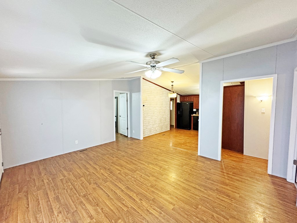 1700 E Ave I Property Photo 7