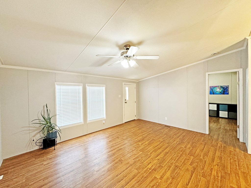 1700 E Ave I Property Photo 8