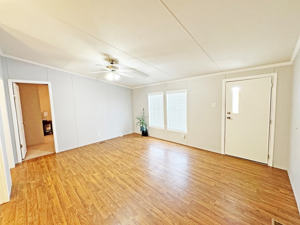 1700 E Ave I Property Photo 9