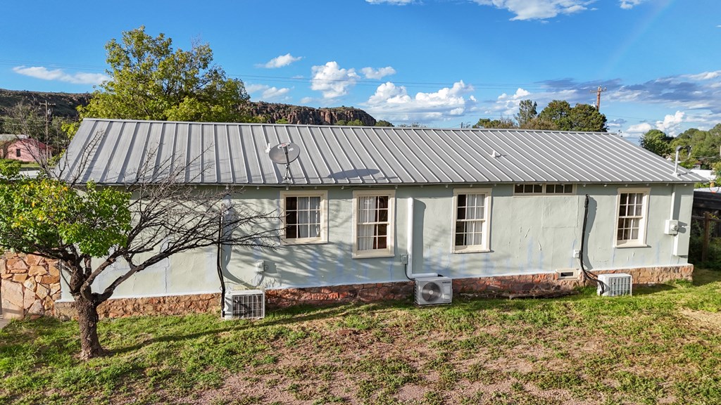 308 Webster Property Photo 28