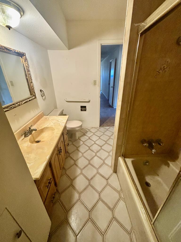 5001 Marathon Property Photo 40