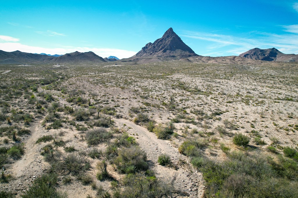 907 Terlingua Ranch Rd Property Photo 2