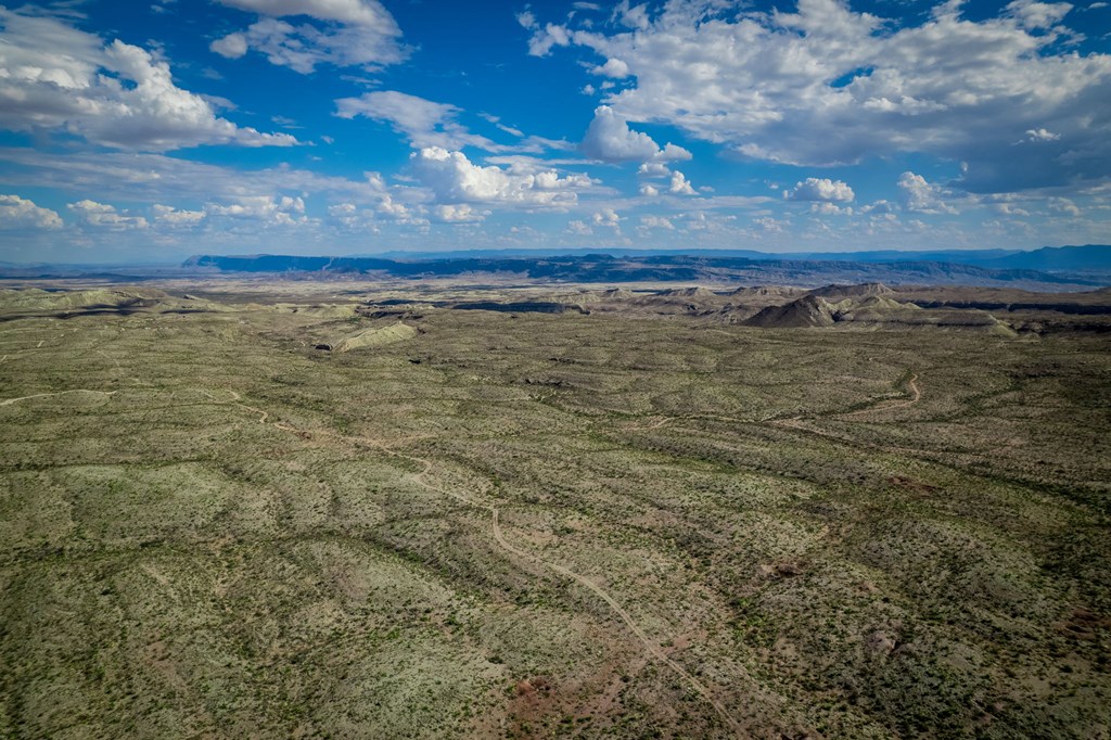 351 Black Mesa East Property Photo 4