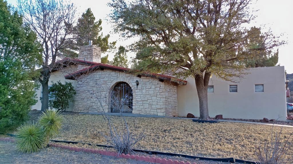 101 Hereford Dr Property Photo 1