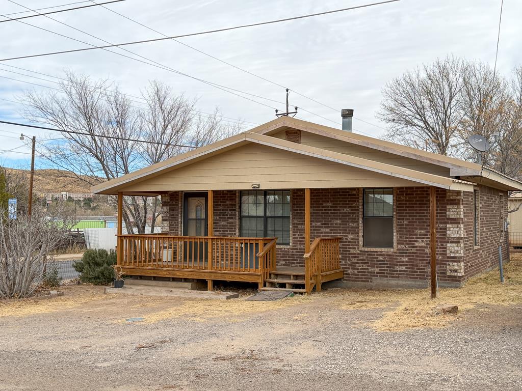 400 S 1st Property Photo 1
