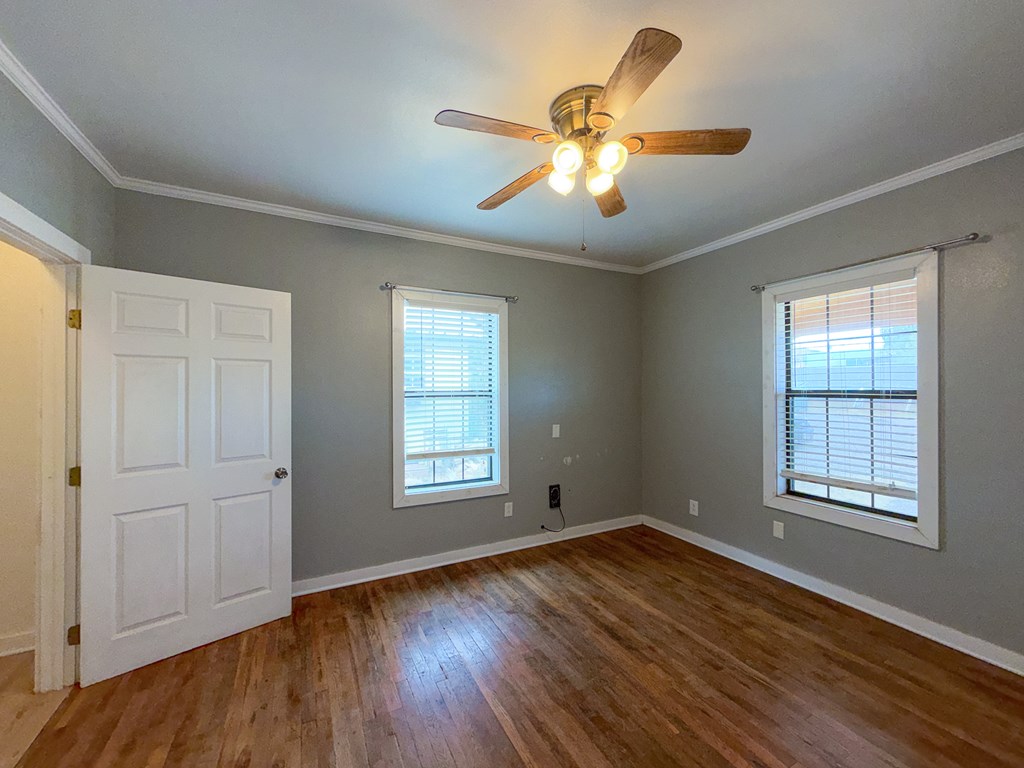 400 S 1st Property Photo 12