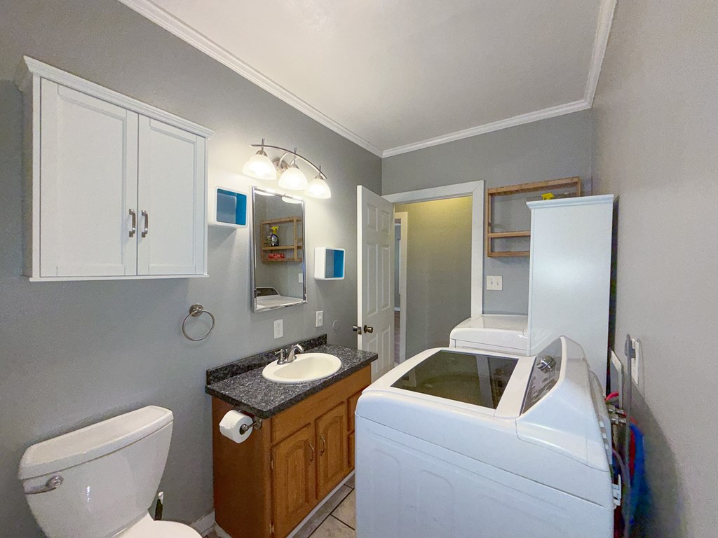 400 S 1st Property Photo 16