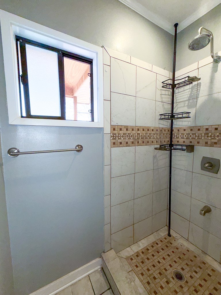 400 S 1st Property Photo 17