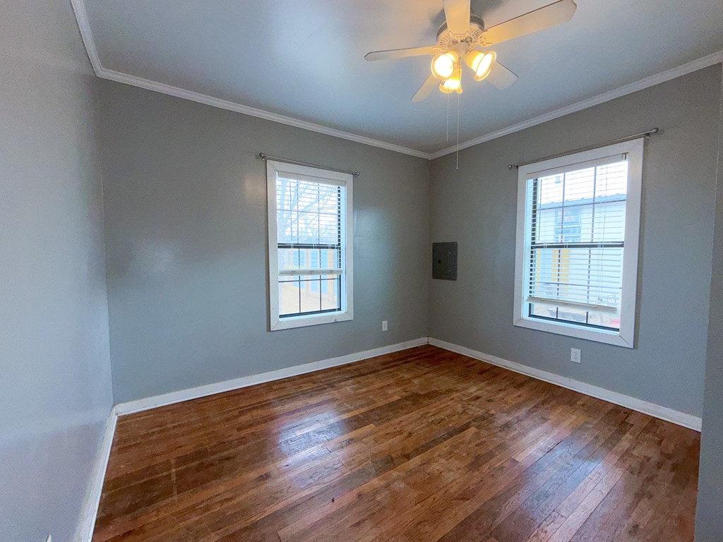 400 S 1st Property Photo 18