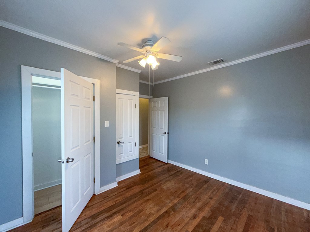 400 S 1st Property Photo 20