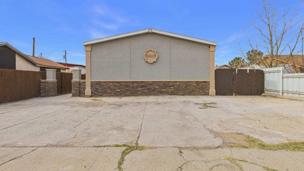 1507 S Alice Ave Property Photo 1