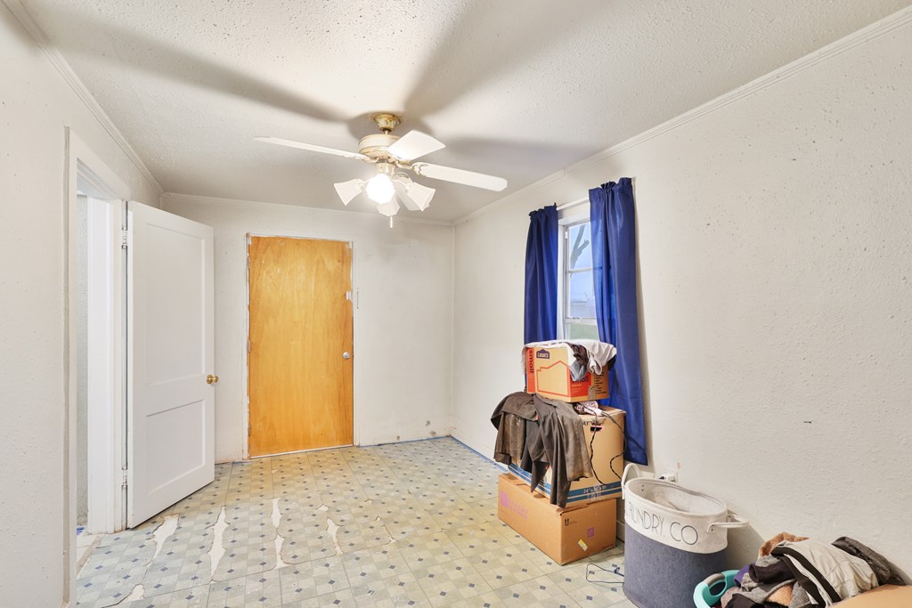 610 E Columbia St Property Photo 12