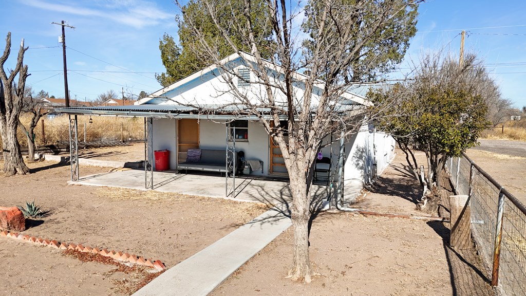 610 E Columbia St Property Photo 19