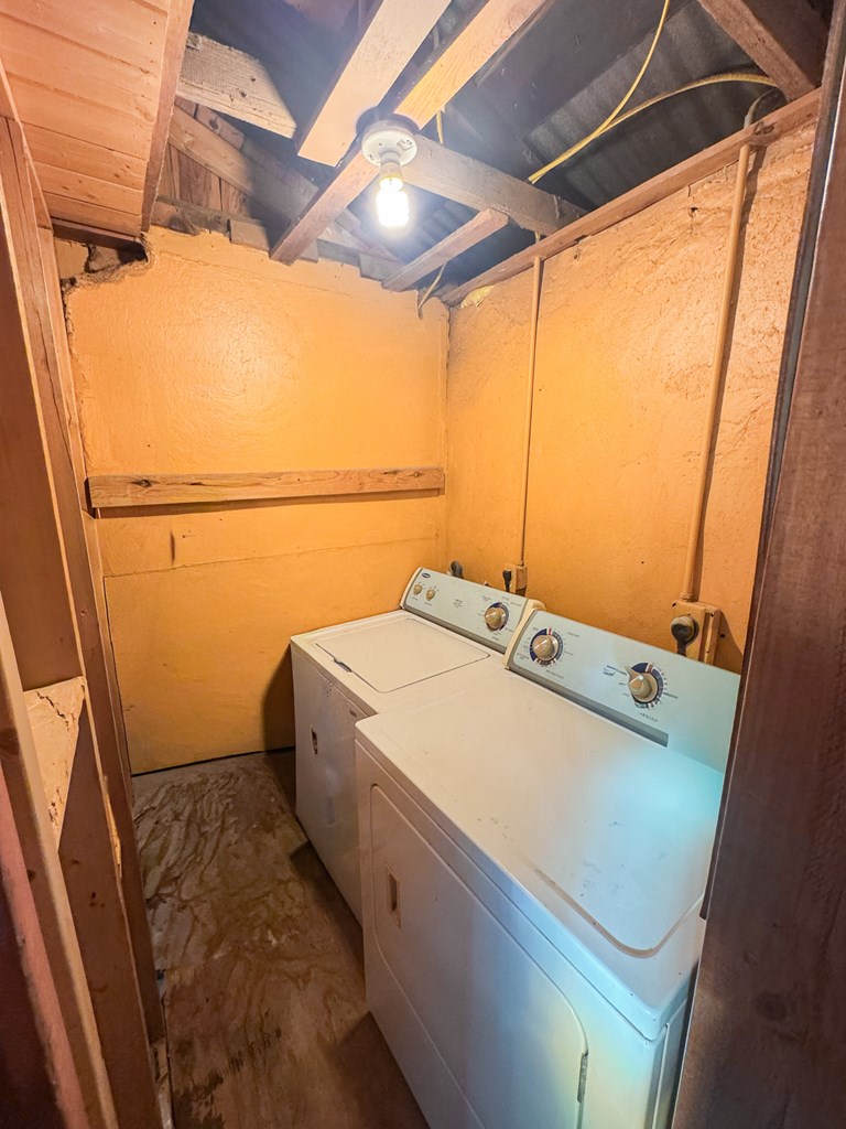 406 S Cockrell St Property Photo 6