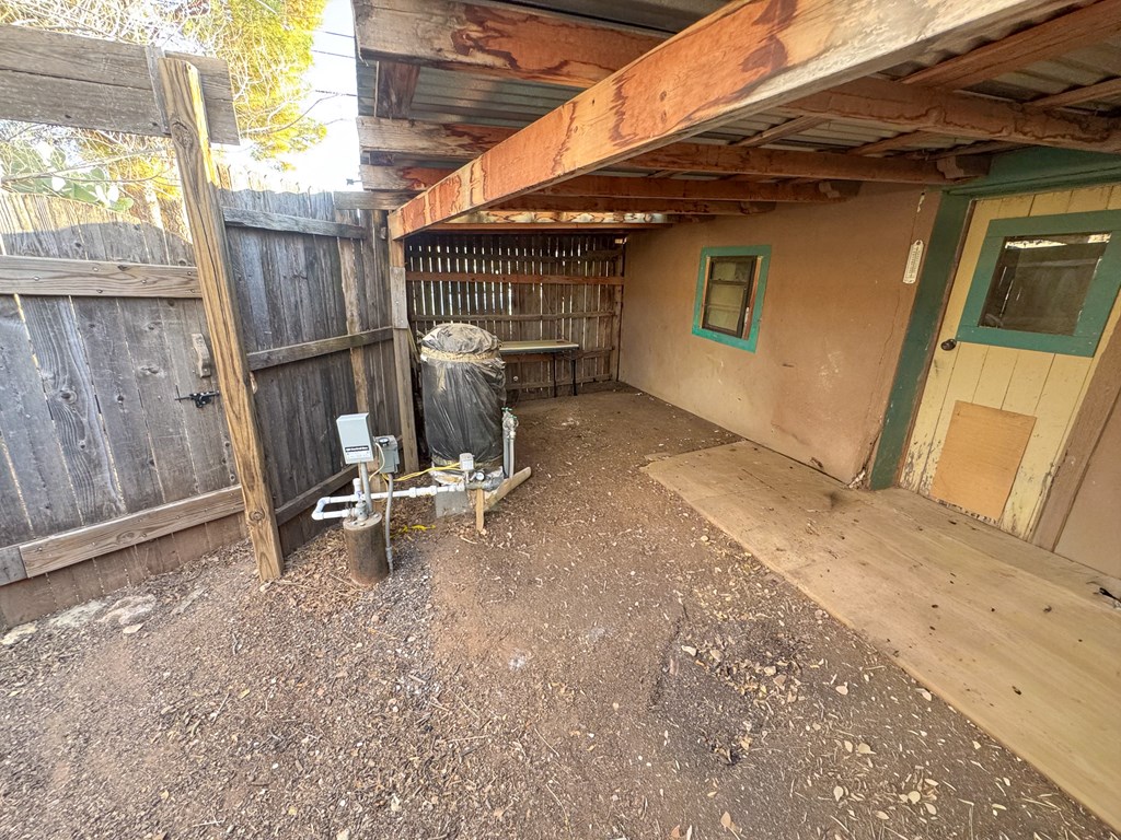 406 S Cockrell St Property Photo 30