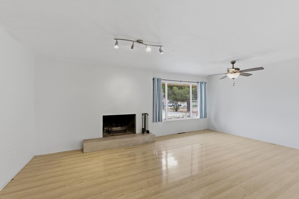509 E Hendryx Property Photo 4