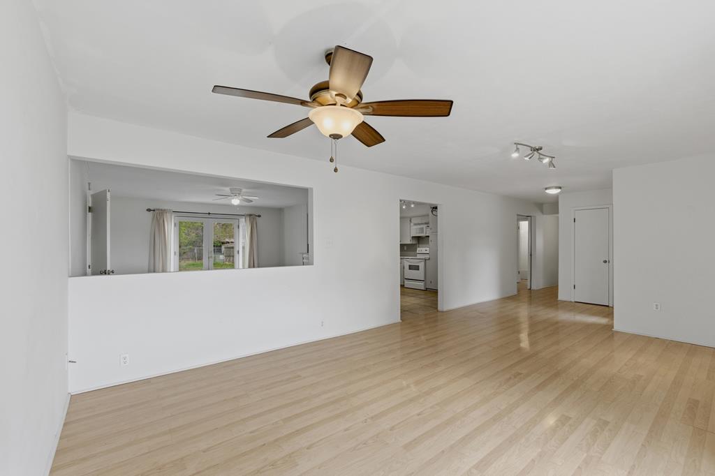 509 E Hendryx Property Photo 6