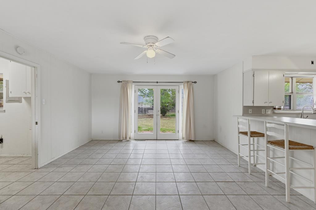 509 E Hendryx Property Photo 11