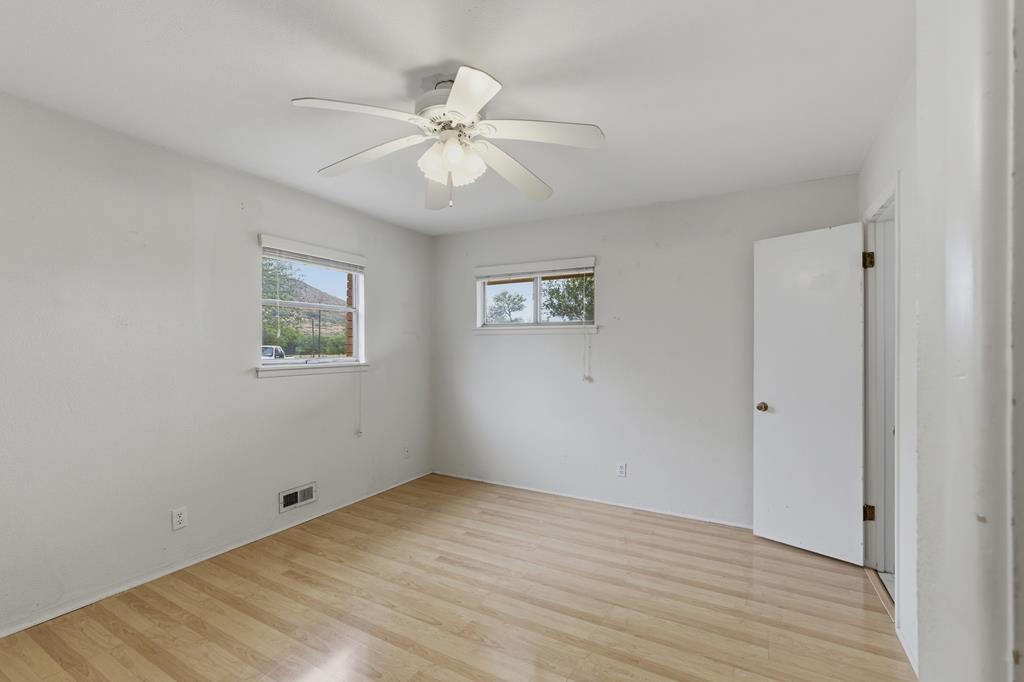 509 E Hendryx Property Photo 14
