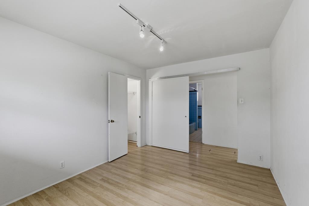 509 E Hendryx Property Photo 18