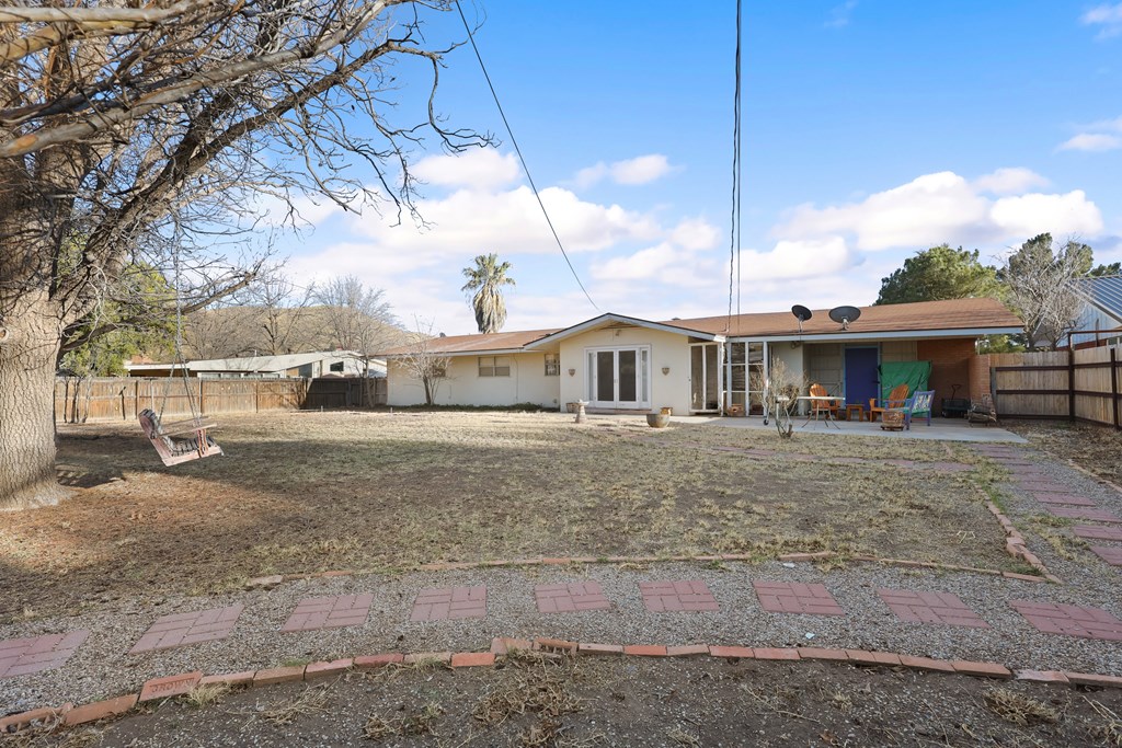 509 E Hendryx Property Photo 25