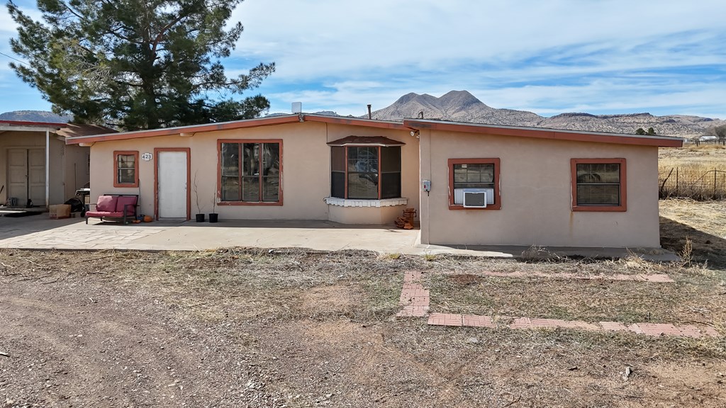 423 Mountain View Rd Property Photo 2