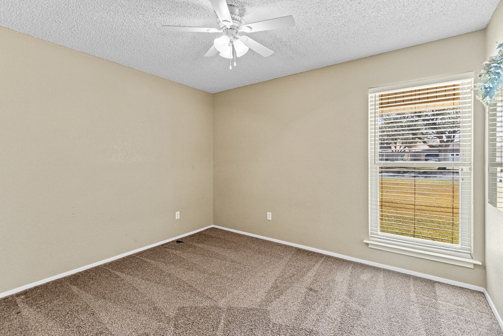 156 Sw 1200 Property Photo 32