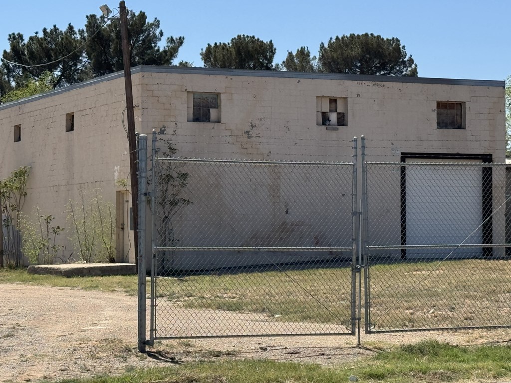 800 S Grant Property Photo 3