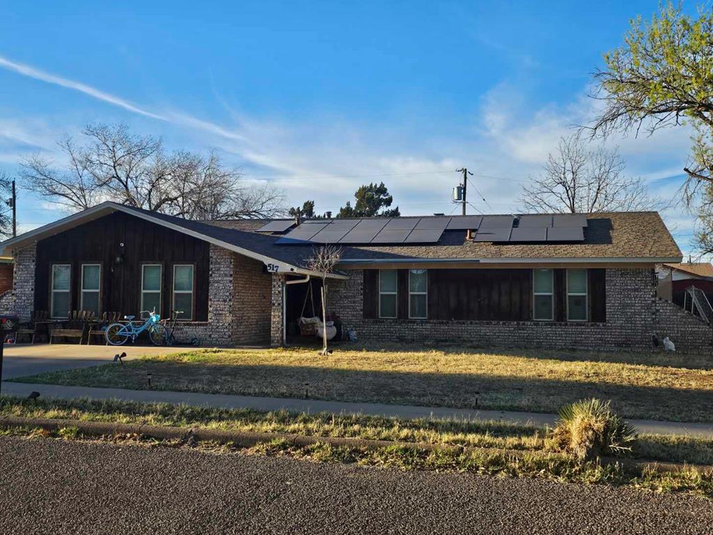 517 E Harriet Property Photo 1
